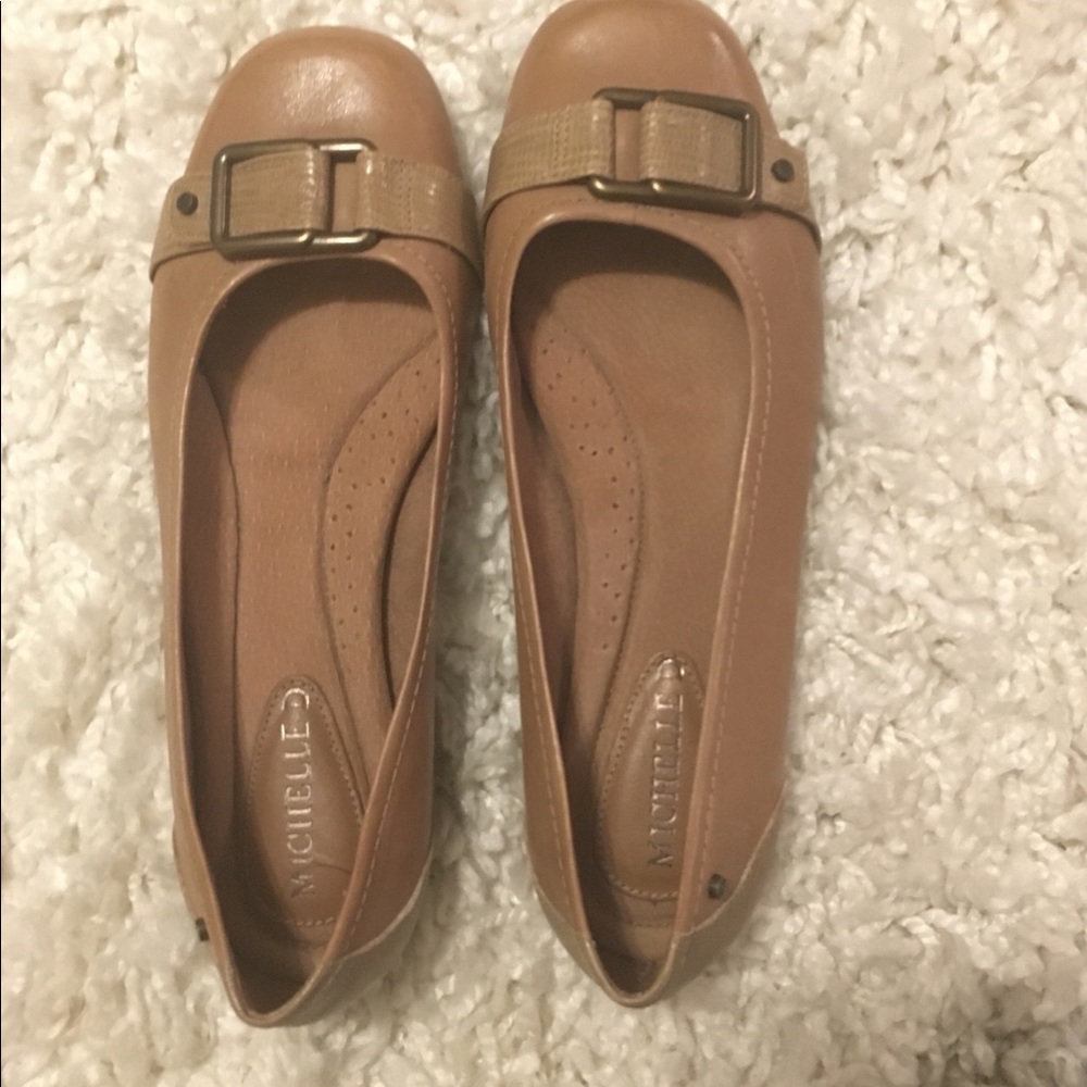 Tan flats